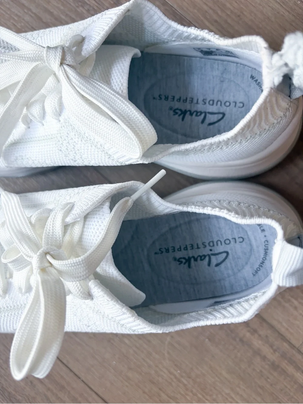 Clarks White Grey Circuit Cloudsteppers Knit Lace Tie Sneakers size 7 No Box